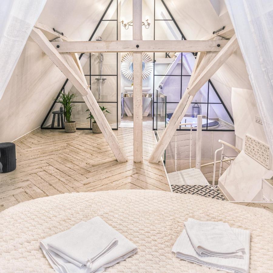 Magiczne Gniazdko Na Samym Rynku Apartment Wroclaw Luaran gambar